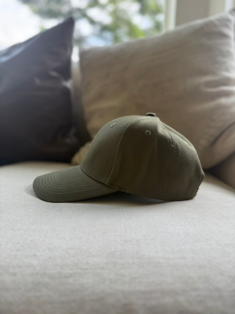 The Après Social Club - The Layover Hat (🌲 Forest Halt )