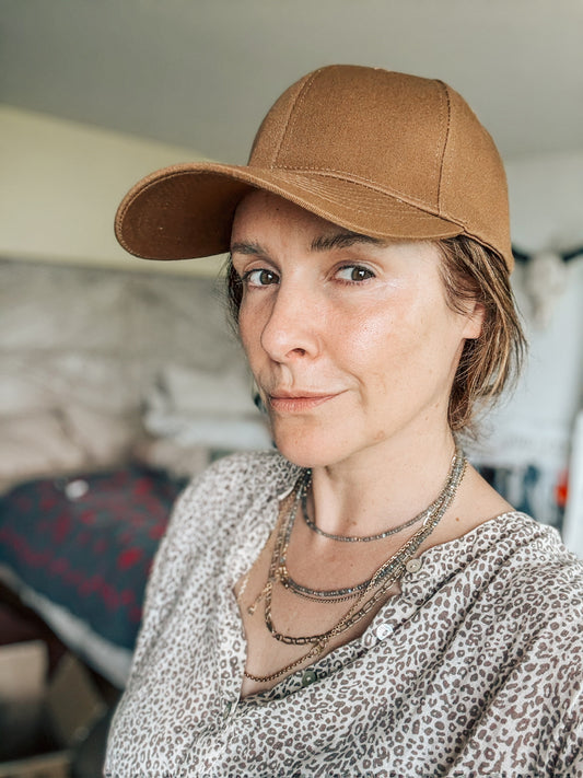 The Après Social Club - The Layover Hat ( 🤎 Desert Leather )