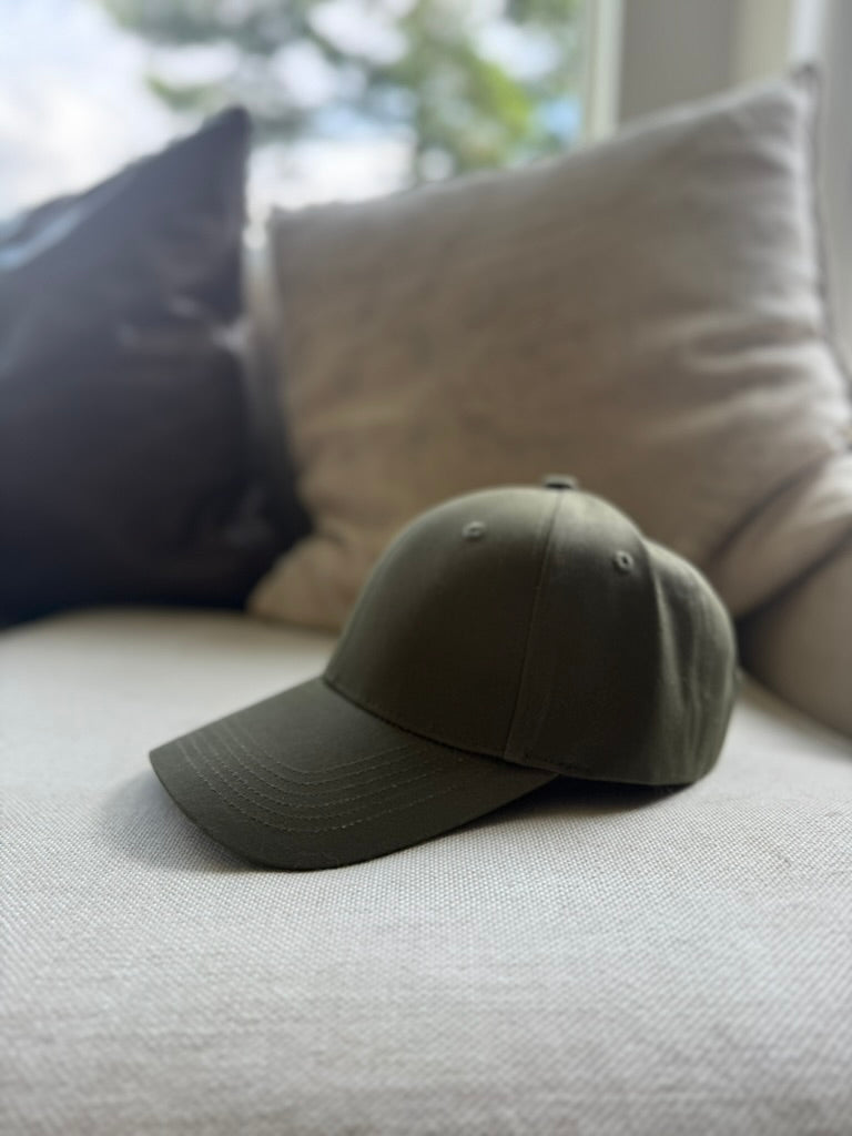 The Après Social Club - The Layover Hat (🌲 Forest Halt )